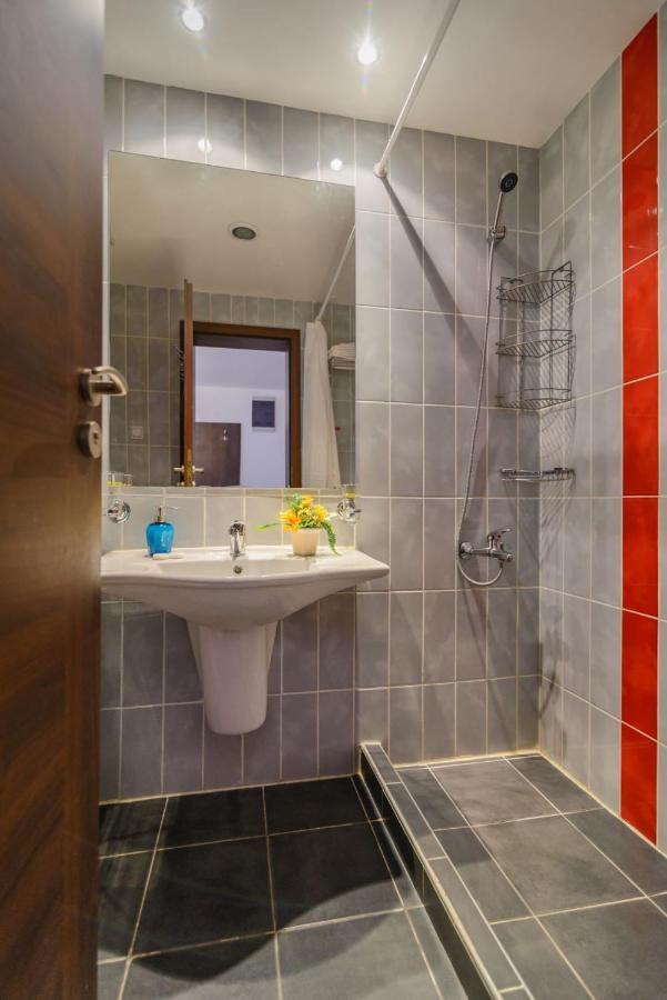 Spacious Studio With Balcony & Pool By The Marina Balchik Bagian luar foto