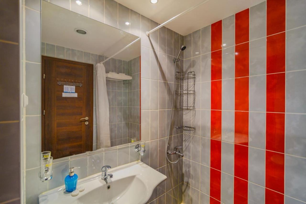 Spacious Studio With Balcony & Pool By The Marina Balchik Bagian luar foto