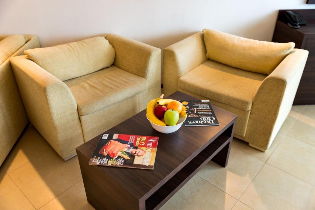 Spacious Studio With Balcony & Pool By The Marina Balchik Bagian luar foto
